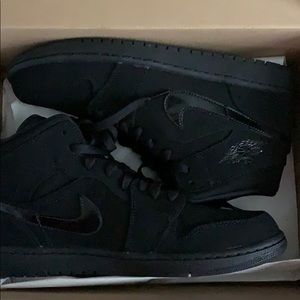 Air Jordan 1 Mid(All black)